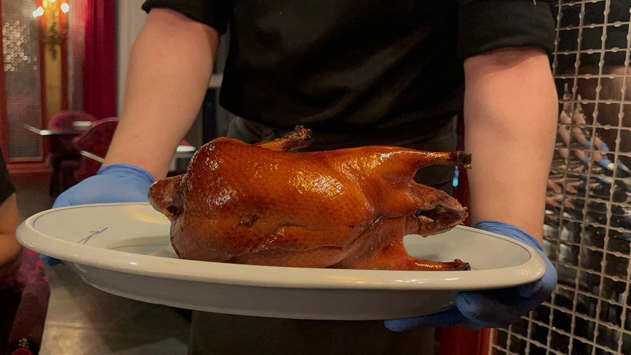 Главная картинка новости: На отдыхе в Турции подсмотрела секрет уличных поваров: необычно готовят курицу, они заливают ее молоком: сделала так же и покорила всех гостей