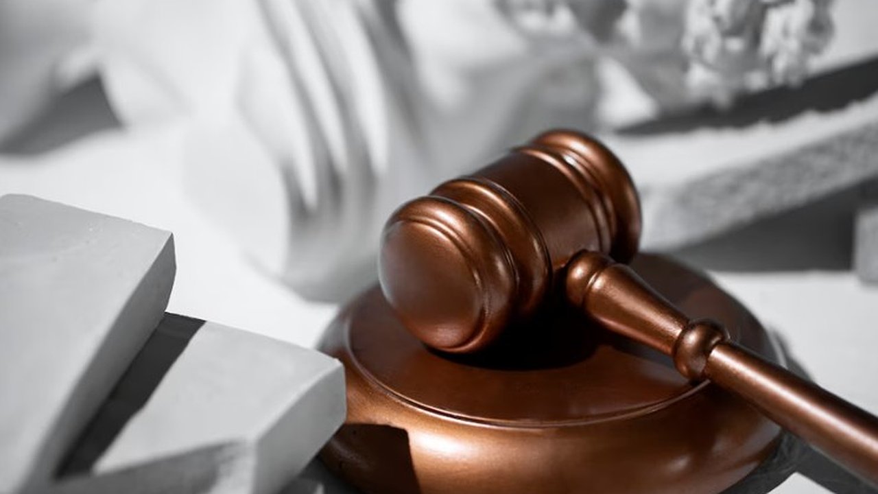 Главная картинка новости: Во Владимире будут судить гражданина Узбекистана за пособничество в подделке документов