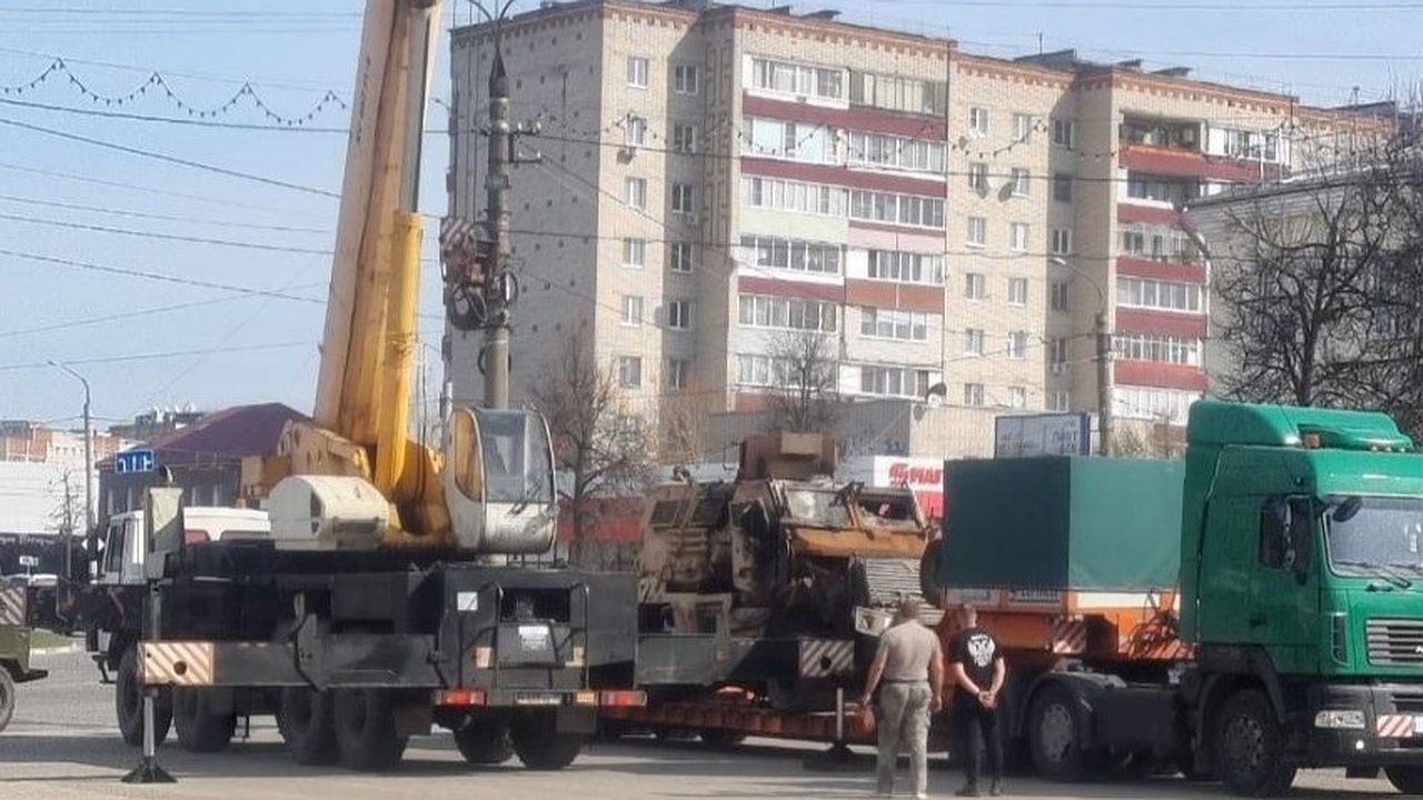 Главная картинка новости: В Ковров доставили военную технику из Подмосковья ко Дню Победы
