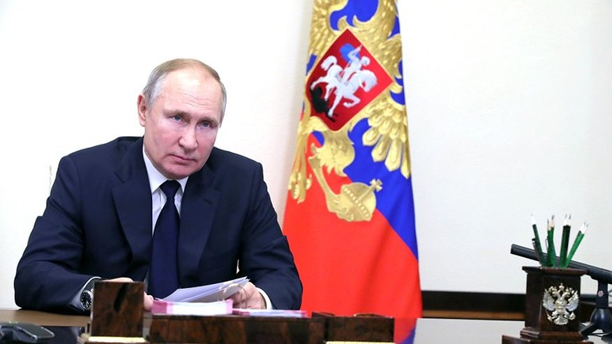 Главная картинка новости: Владимир Путин отметил семейную пару из Судогды медалью «Родительская слава»