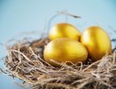 Скорлупки станут оранжевыми — без химии и моркови: кладем пасхальные яйца в отвар — крашенки будут ярче солнышка