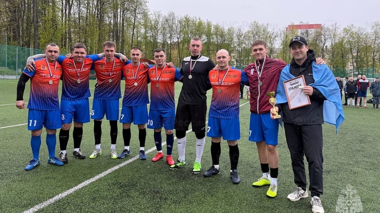 Главная картинка новости: МЧС Владимирской области завоевало «серебро» турнира по мини-футболу ко Дню Победы
