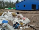 В Покрове скважину за 180 миллионов рублей строят среди мусора и без охраны