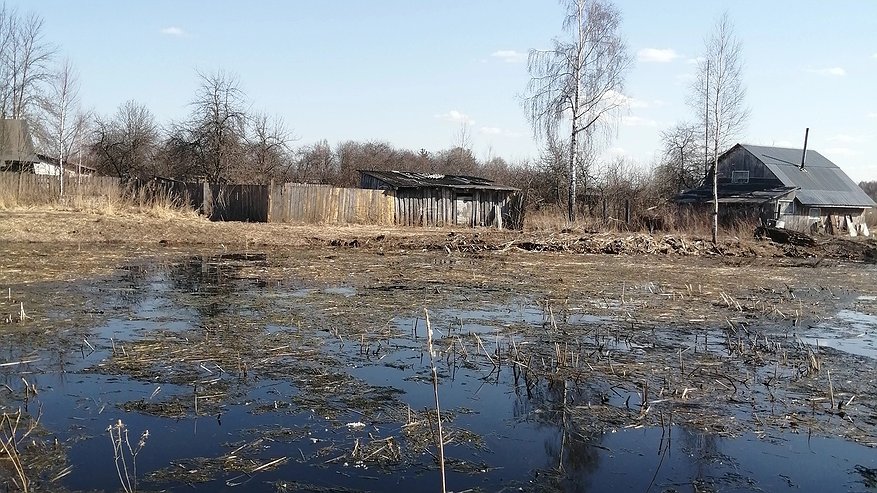 Главная картинка новости: В деревне Селивановского района нет проезда к противопожарному водоему