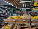 Для чего продавцы "Магнитов" и "Пятёрочек" набирают для себя из ящиков с бананами небольшие пакетики?