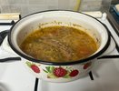 Всего 3 капли прямо в кастрюлю — оставленный на плите суп не прокиснет даже на жаре: совет для забывчивых