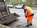 Во Владимире продолжаются работы по уборке города и благоустройству улиц