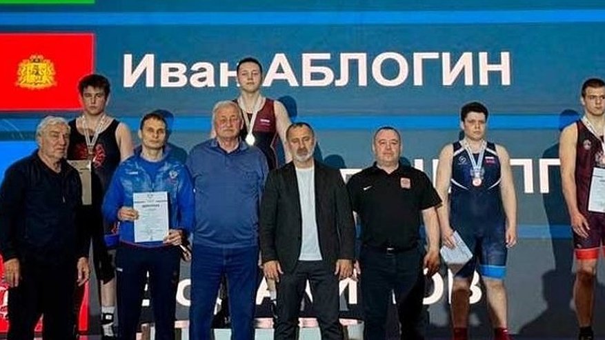 Главная картинка новости: Юный борец из Коврова завоевал «серебро» на первенстве России по греко-римской борьбе