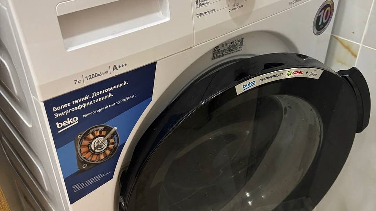 Главная картинка новости: Действительно ли стоит оставлять открытой дверцу стиральной машинки – эксперты дали однозначный ответ