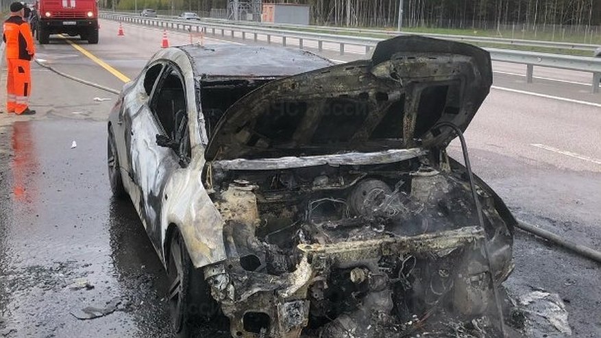 Главная картинка новости: В Судогодском районе на трассе загорелся легковой автомобиль