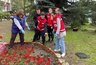 Миниатюра новости: У главного входа больницы Скорой помощи во Владимире создали цветочные композиции