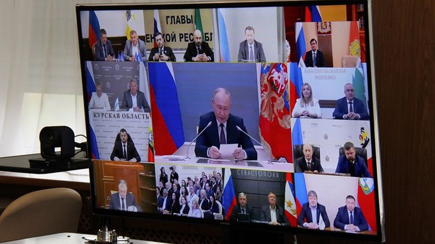 Главная картинка новости: Владимирские делегаты приняли участие во встрече «Деловой России» с президентом Путиным