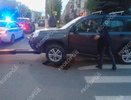 Во Владимире автомобиль частично провалился под асфальт на Октябрьском проспекте