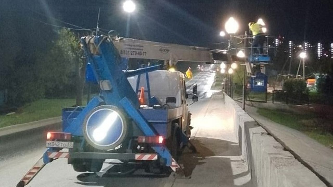 Главная картинка новости: Коммунальщики восстановили уличное освещенеие в нескольких районах Владимира