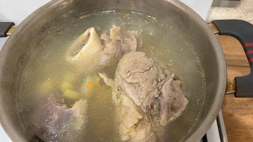 Главная картинка новости: Нужно ли снимать пенку при варке мяса – запомните правило раз и навсегда