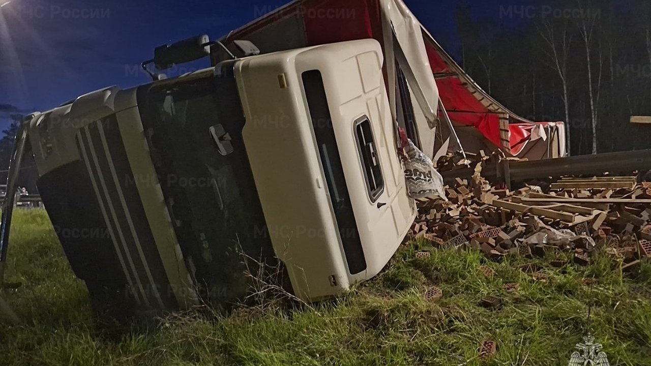 Главная картинка новости: Смертельное ДТП с участием большегруза произошло в Судогодском районе