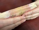 Жительница Владимира похитила деньги из сломанного банкомата