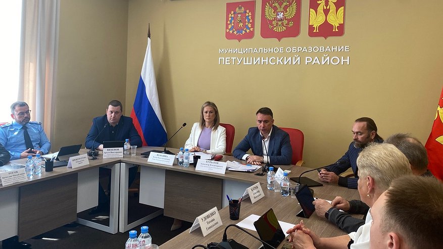 Главная картинка новости: Петушинский район разделят на городской и муниципальный округа