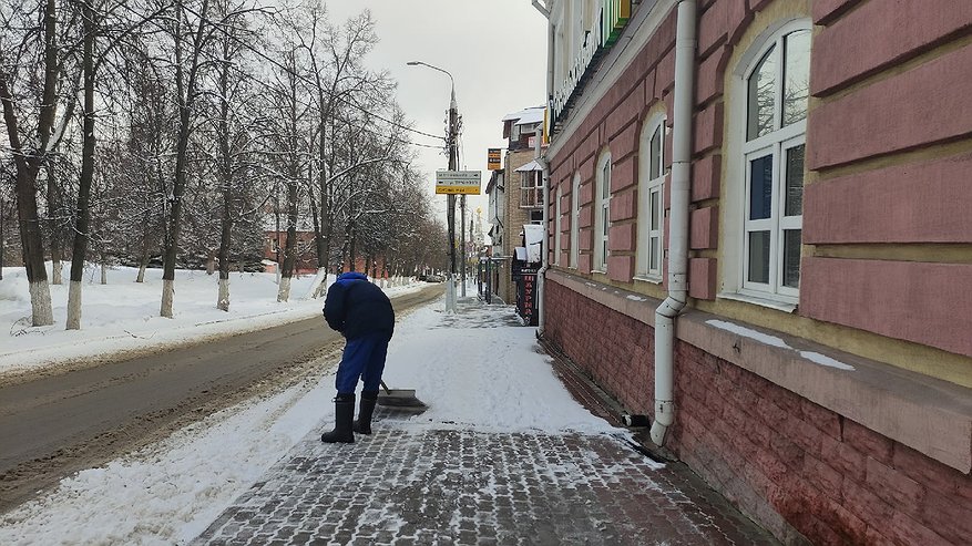 Главная картинка новости: Полный откат к зиме: Гидрометцентр обновил прогноз на оставшийся май — морозы и снег накроют половину России