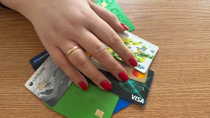 Главная картинка новости: Пенсионеров обрадовали разовой выплатой: 10 000 рублей начнут переводить на карту с 19 мая