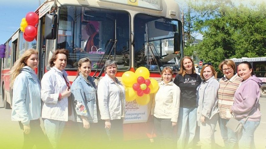 Главная картинка новости: Передвижная библиотека на колесах начнет курсировать по Владимиру