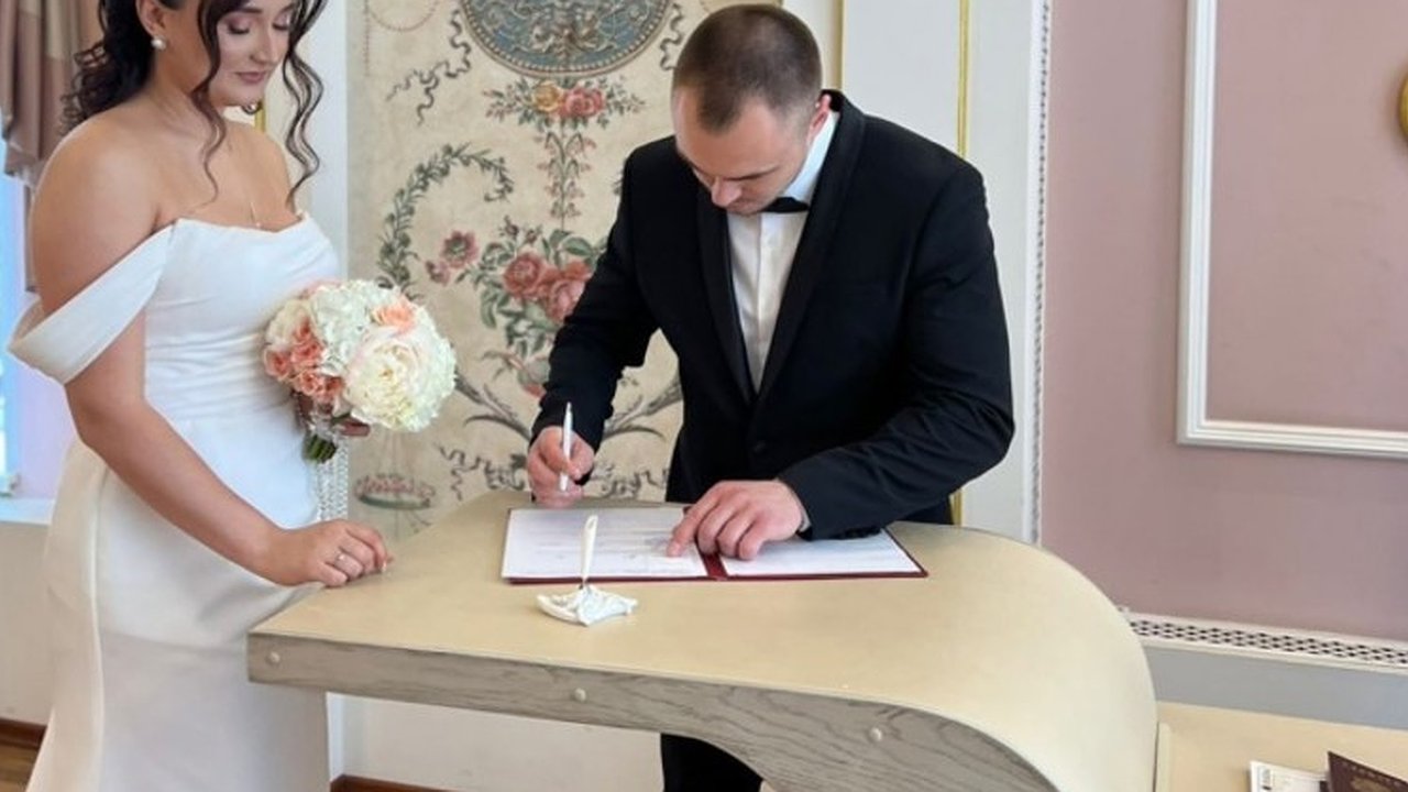 Главная картинка новости: 33 свадьбы сыграли во Владимирской области в зеркальную дату мая