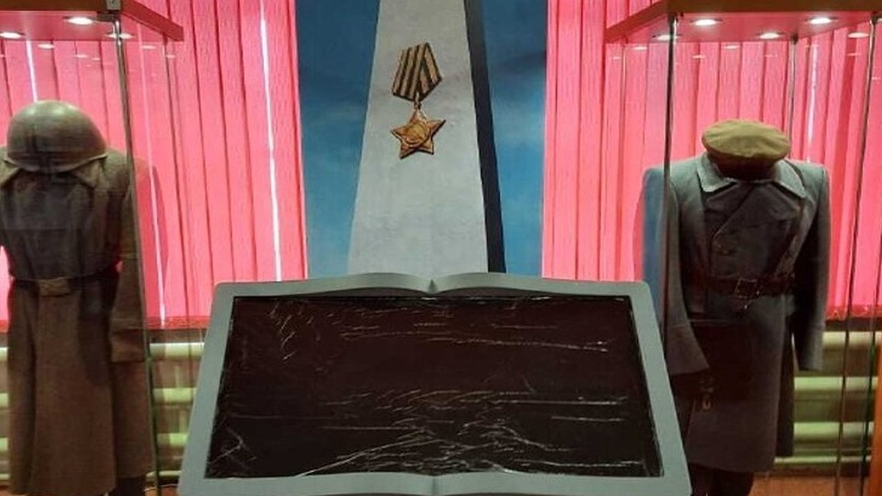 Главная картинка новости: Камешковский музей получил новое оборудование для хранения экспонатов