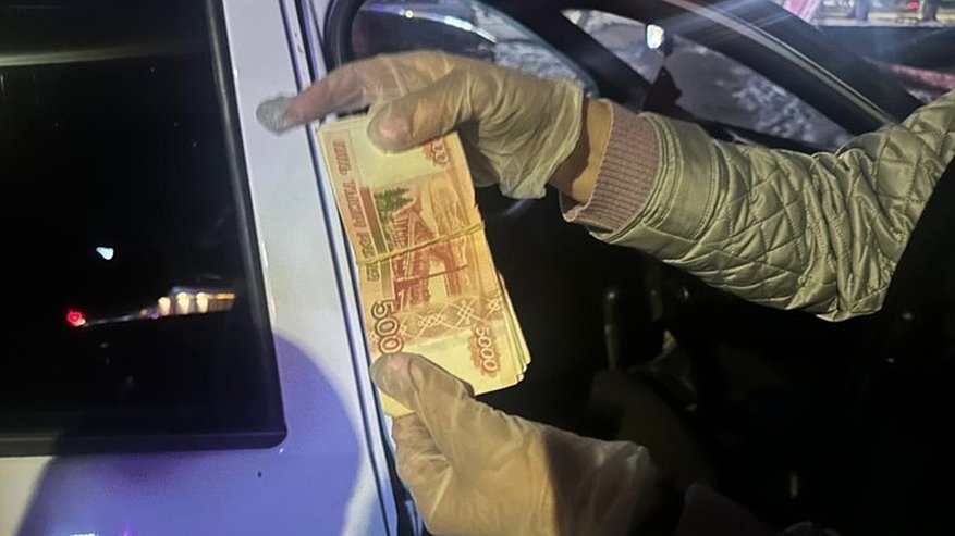 Главная картинка новости: Жителя Гусь-Хрустального будут судить за взятку и приобретение психотропных веществ