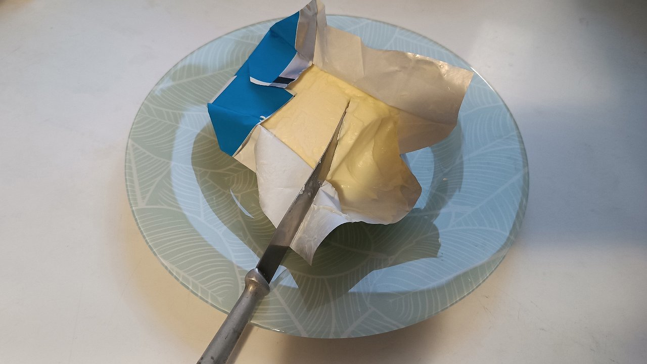 Главная картинка новости: «Настоящее сливочное масло, никакой пальмы»: эксперты Росконтроля высоко оценили 4 марки