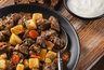 Миниатюра новости: Рецепт и секреты приготовления лучшего жаркого: мясо получается нежным, а картошка - пальчики оближешь