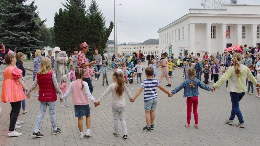 Главная картинка новости: Центральный парк Владимира примет фестиваль скульпторов и детский праздник