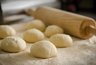 Миниатюра новости: Нереально вкусное тесто: готовится за 20 минут — прекрасно подойдет для любой выпечки