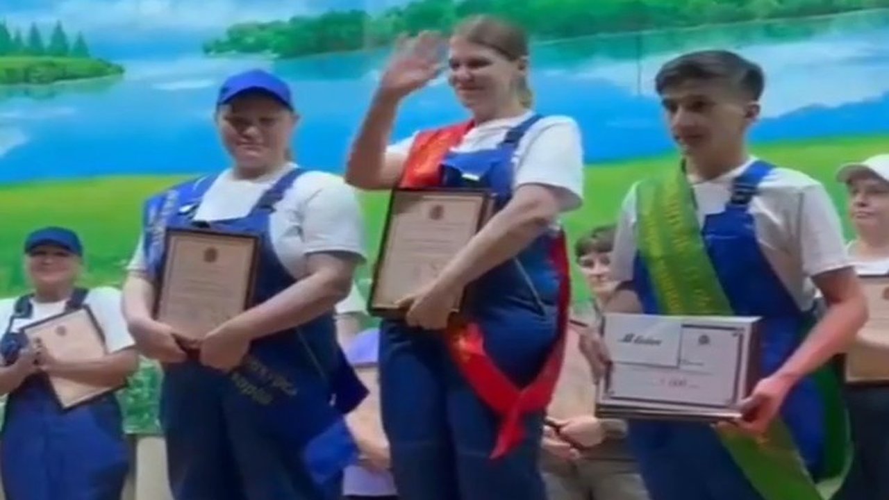 Главная картинка новости: Во Владимирской области определили лучшего оператора машинного доения коров