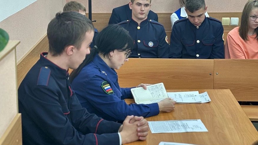 Главная картинка новости: В Судогде школьники приняли участие в постановочном судебном процессе