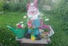Миниатюра новости: На сорняки ничего не лью и не сыплю: очищаю садовые дорожки за 5 минут обычным способом — травы в щелях будто и не было