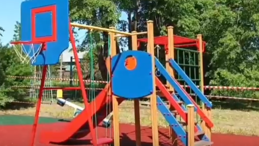 Главная картинка новости: Дети Суздальского района получили подарок к Дню защиты детей