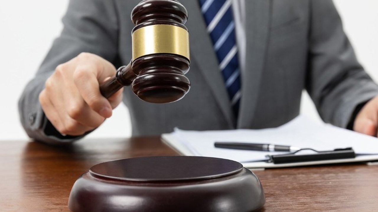 Главная картинка новости: Житель региона осуждён за попытку отправить за границу военные приборы