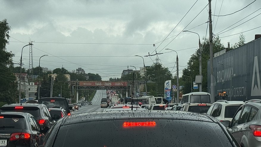 Главная картинка новости: В ГАИ поставили точку в вопросе: до какого возраста можно водить машину - пенсионерам разъяснили действующие ограничения