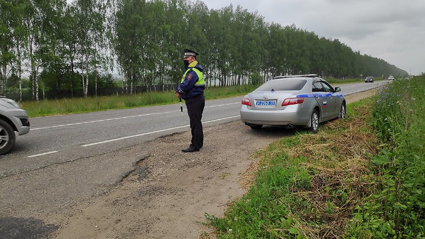 Главная картинка новости: Какие 3 документа ГАИ не в праве потребовать у водителей и как законно отказать инспектору: ответ юриста