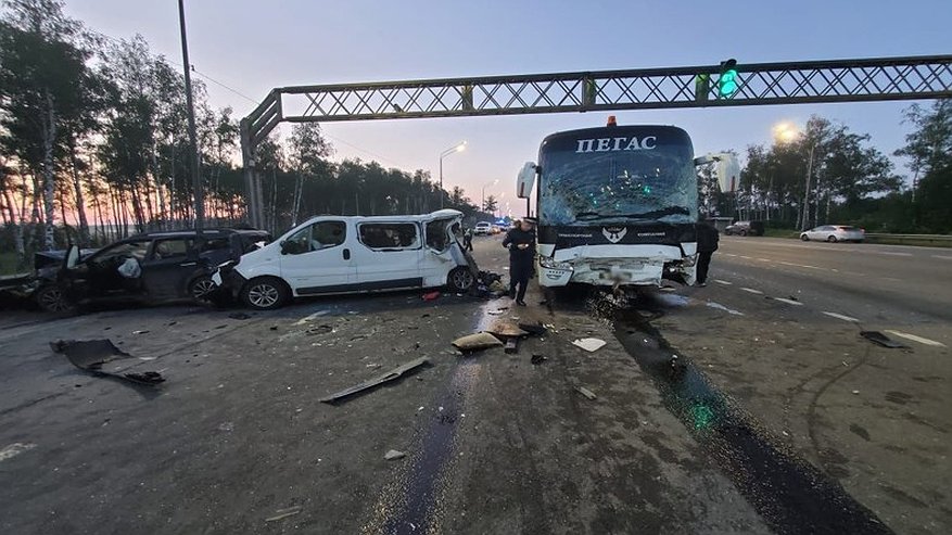 Главная картинка новости: Смертельное ДТП с автобусом и тремя авто произошло в Вязниковском районе