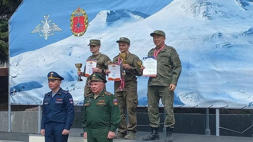 Главная картинка новости: Владимирский спортсмен победил на Кубке Вооружённых сил по альпинизму «Эльбрусиада»