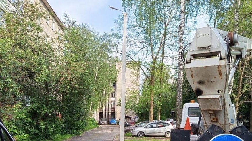 Главная картинка новости: В районе улицы Егорова во Владимире установлены две новые опоры освещения
