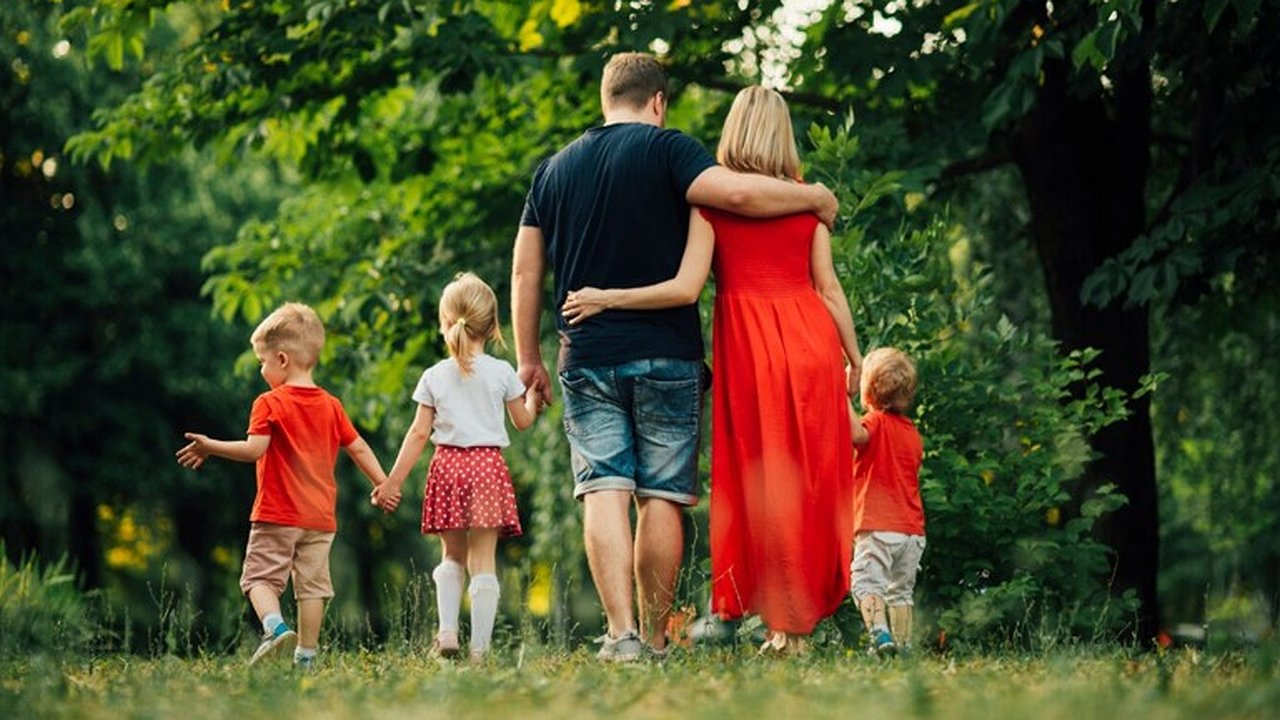 Главная картинка новости: Дополнительный отпуск для многодетных семей одобрили 56% опрошенных владимирцев