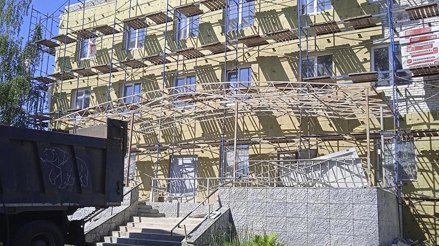 Главная картинка новости: В Гусь-Хрустальной ЦРБ продолжают капитальный ремонт поликлиники N°2