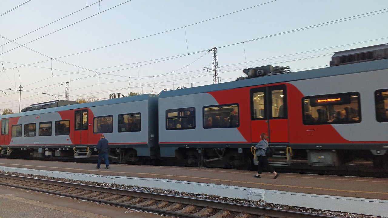 Главная картинка новости: Что делать, если мамочка с детьми требует уступить вашу нижнюю полку в поезде — запомните раз и навсегда