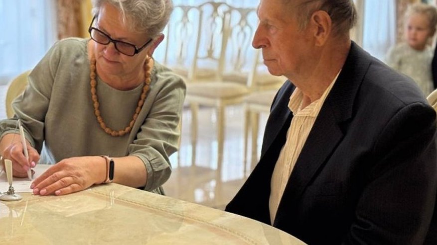 Главная картинка новости: Семейная пара из Судогды отпраздновала 55-летие совместной жизни в ЗАГСе