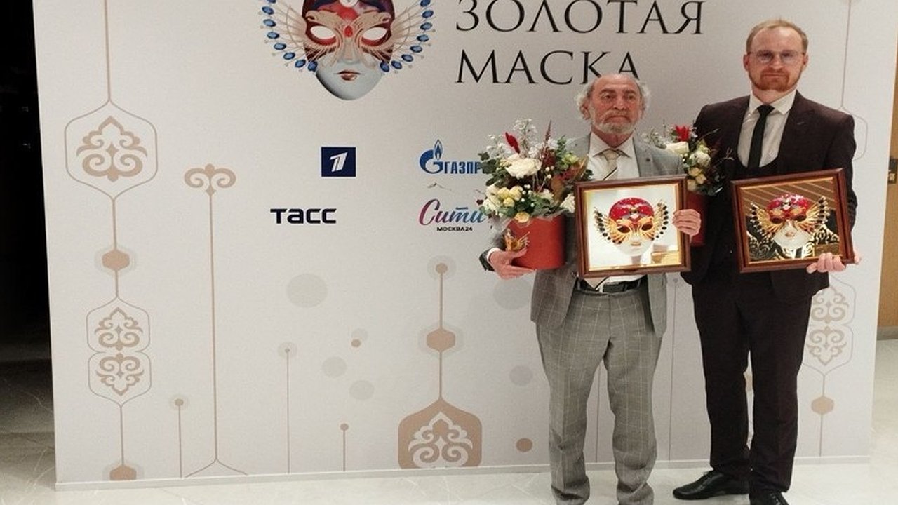 Главная картинка новости: Владимирская постановка «Чёрные доски» получила две «Золотые маски»