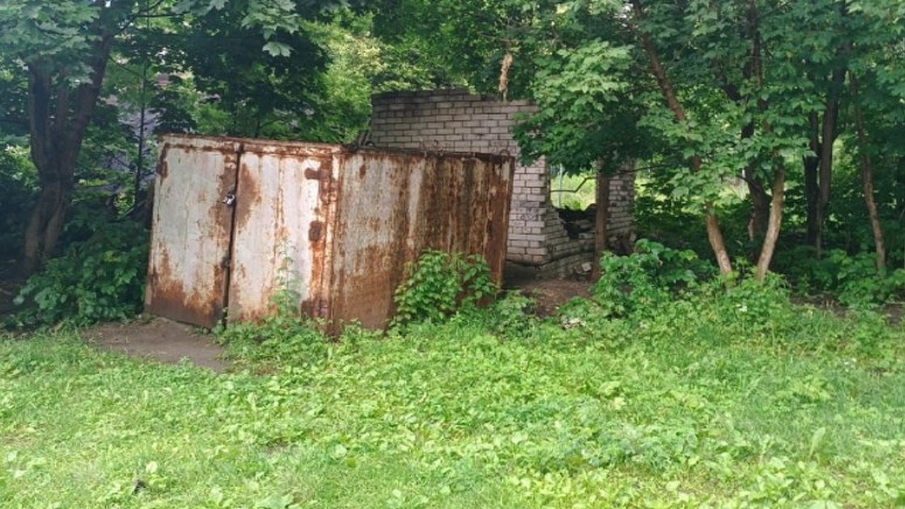 Главная картинка новости: В Коврове планируют снести аварийные гаражи и сараи на шести улицах