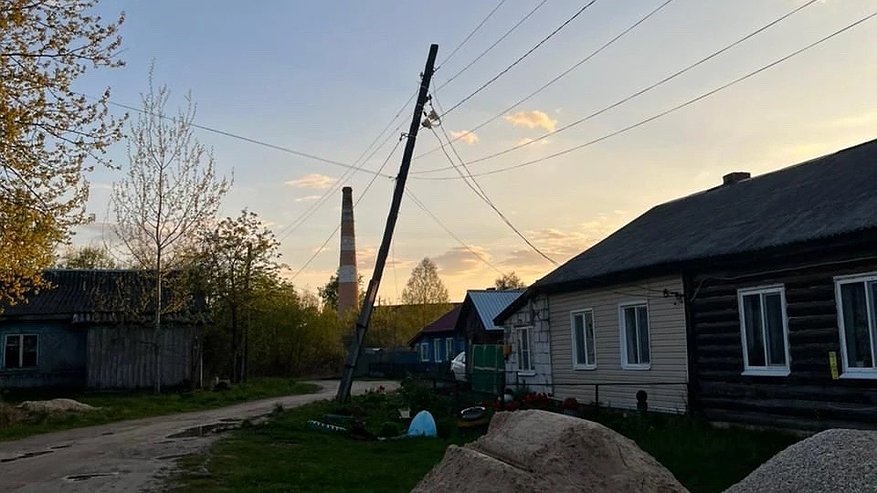 Главная картинка новости: Опасно для жизни: в Судогодском районе была повреждена опора линий электропередач