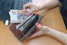 Миниатюра новости: Во Владимире судебные приставы незаконно арестовали социальные выплаты матери